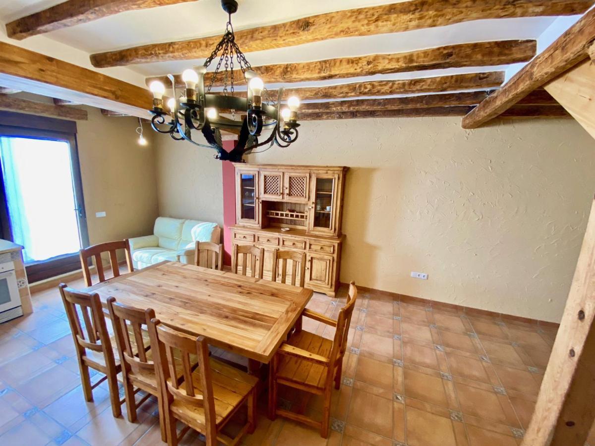 La Parada De Jimena-casa Rustica Rodeada De Bodegas En *