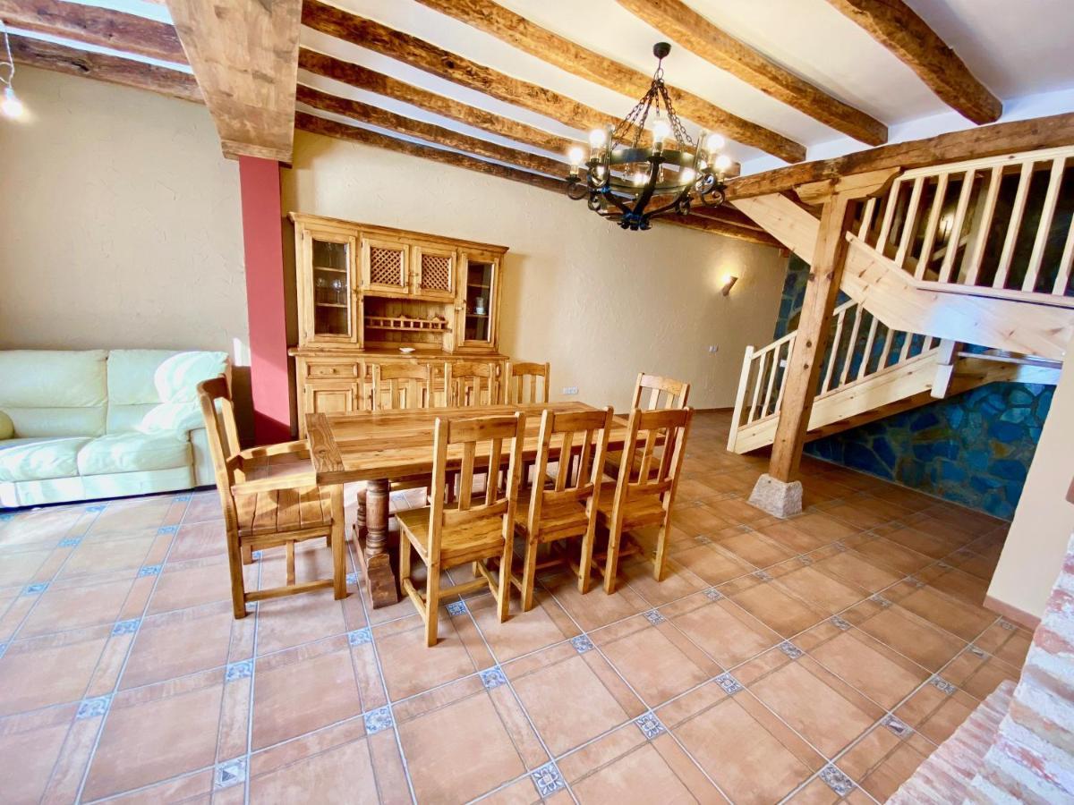 La Parada De Jimena-casa Rustica Rodeada De Bodegas En